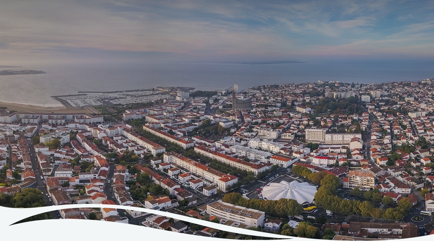 Vue aérienne de Royan : quartiers et littoral marin pour vos diagnostics immobiliers